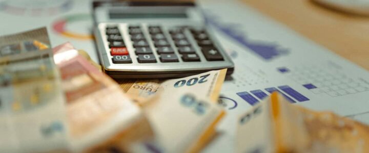 How Much Should I Offer to Settle a Debt or Financial Dispute?